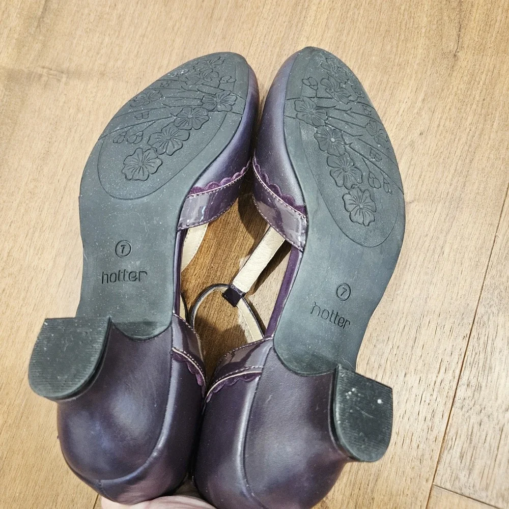 Hotter Plum Leather T-Strap Mary Jane Heel Pumps Scalloped Trim  US 9